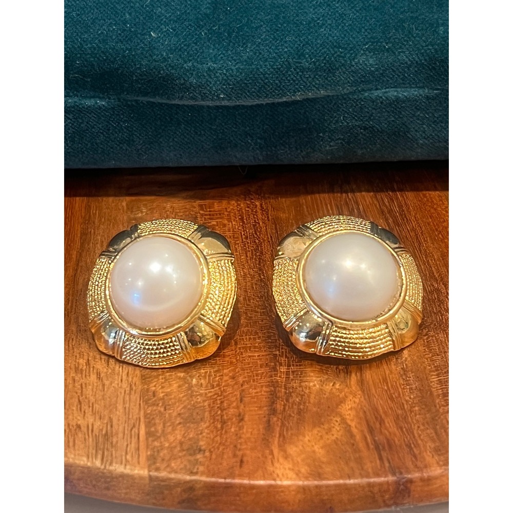 Vintage Clip On Earrings Pearl and Gold Costume Jewelry